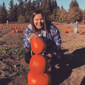 Meet your Posher, Alyssa